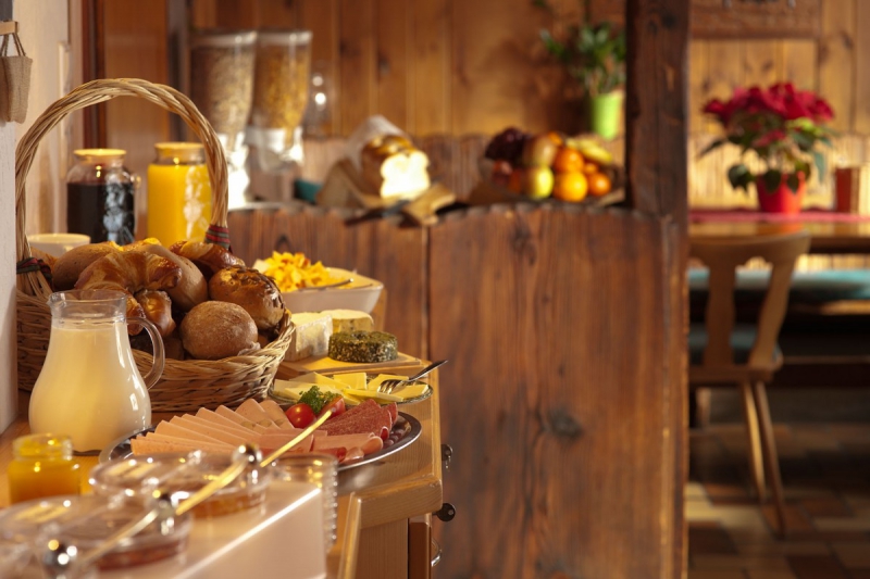 boulangerie-ST ANTONIN DU VAR-min_breakfast_buffet_food_restaurant_meal_hotel_plate_fresh-718745